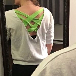 Cute top with backless straps 💚